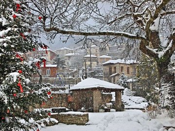ΧΡΙΣΤΟΥΓΕΝΝΑ ΣΤΟ ΚΑΡΠΕΝΗΣΙ
