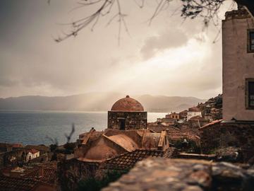 ΠΑΣΧΑ ΣΤΗ ΜΟΝΕΜΒΑΣΙΑ & ΤΗΝ ΕΛΑΦΟΝΗΣΟ